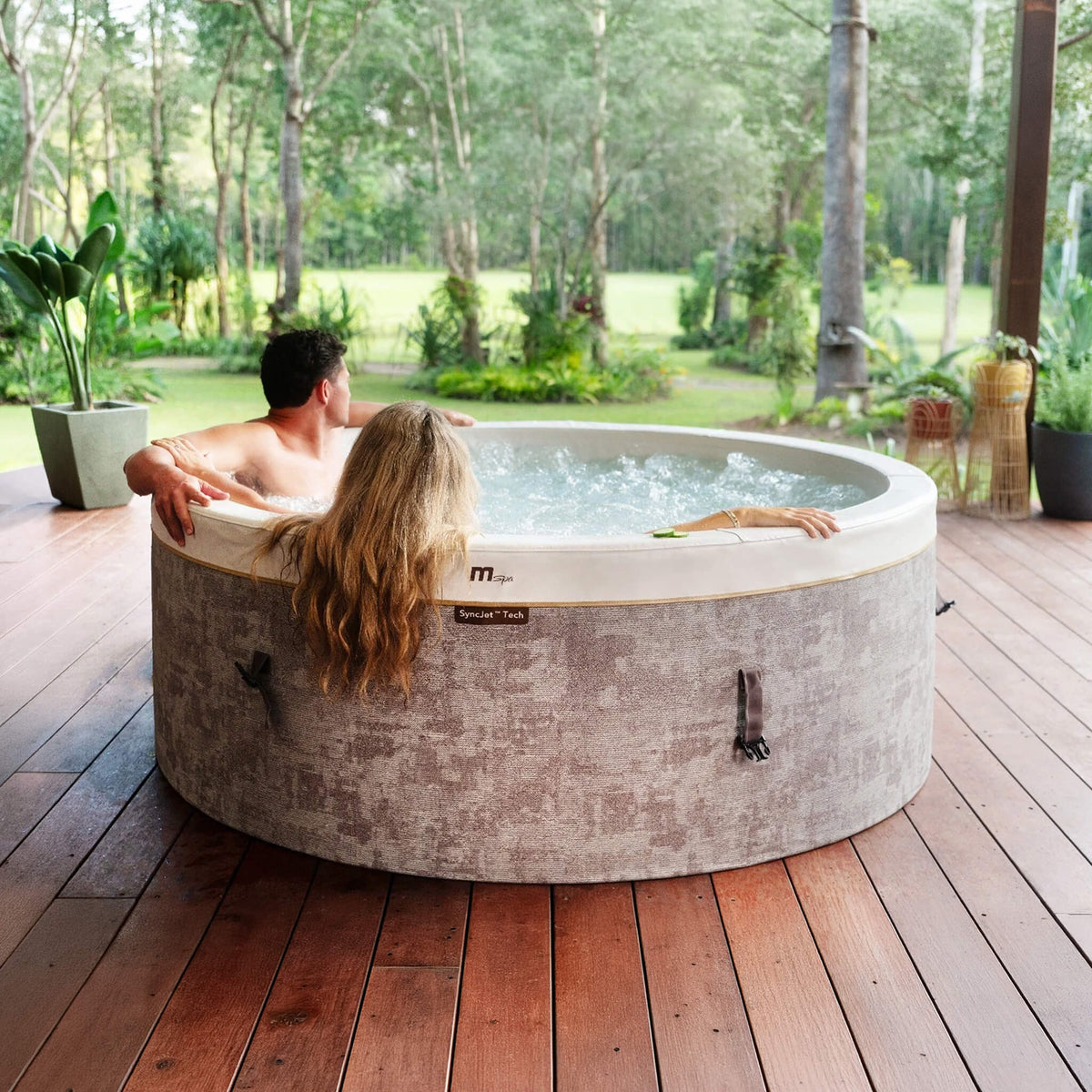 MSpa Cocoon Verto Series Six-Person Inflatable Round Hot Tub with Hydro Massage